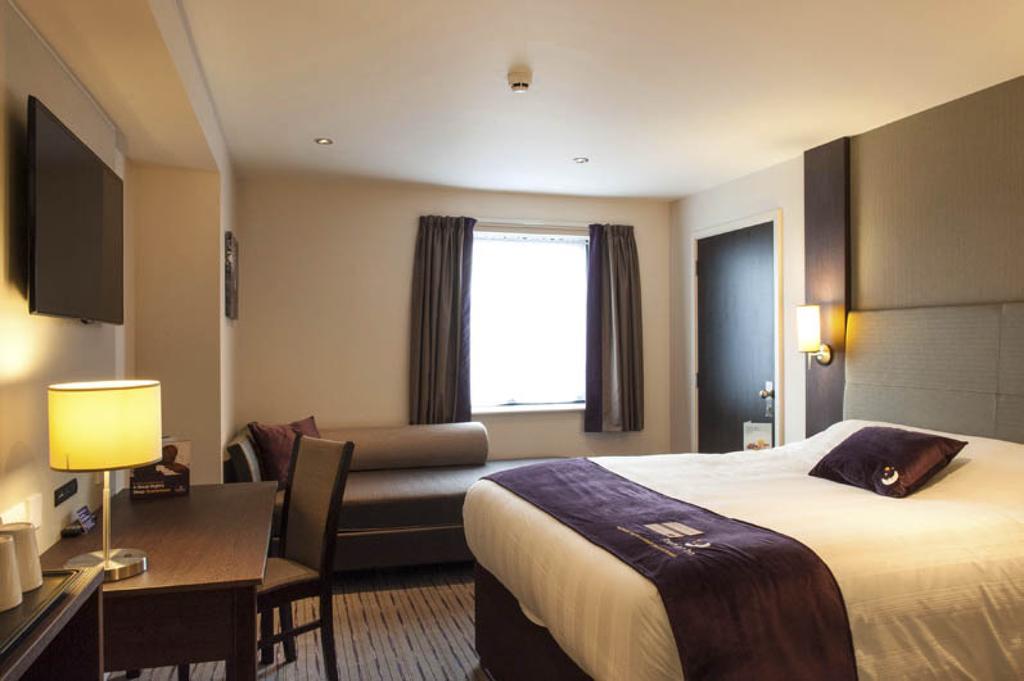 Premier Inn Watford North Room photo