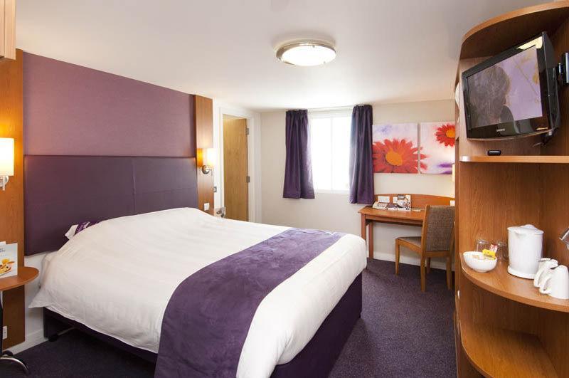 Premier Inn Watford North Exterior photo