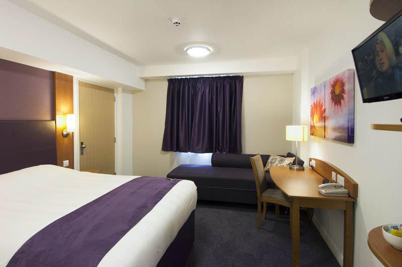 Premier Inn Watford North Exterior photo